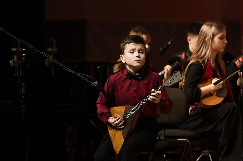 РУССКИЕ УЗОРЫ