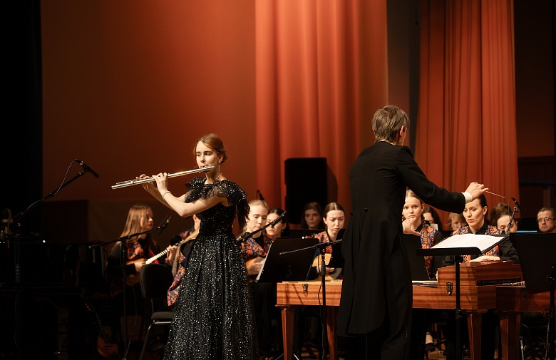 РУССКИЕ УЗОРЫ